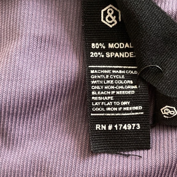 Agnes & Dora | NEW Vincent Lavender V-Neck Ribbed Top Long Sleeves M - Picture 5 of 5